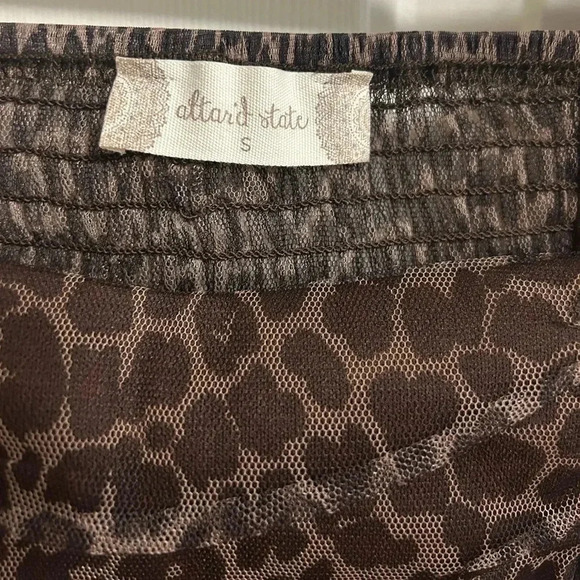 Altar’d State Puff Sleeve Brown Animal Print Smocked Crop S - Picture 2 of 5